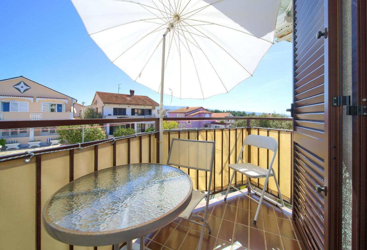 Studio Apartment Vesna Krk Town Kültér fotó