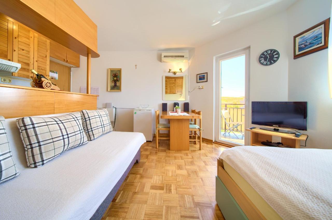 Studio Apartment Vesna Krk Town Kültér fotó